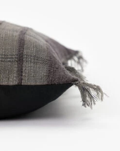 Jonan Pillow Cover -Bloomingville Shop JonanPillowCover MPLW1262 PUR 20x20 D1