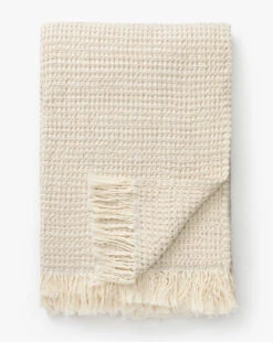 Stonewashed Waffle Cotton Throw 11 Stonewashed Waffle Cotton Throw -Bloomingville Shop StonewashedWaffleCottonThrow MBED0245 SND 50x70 D1